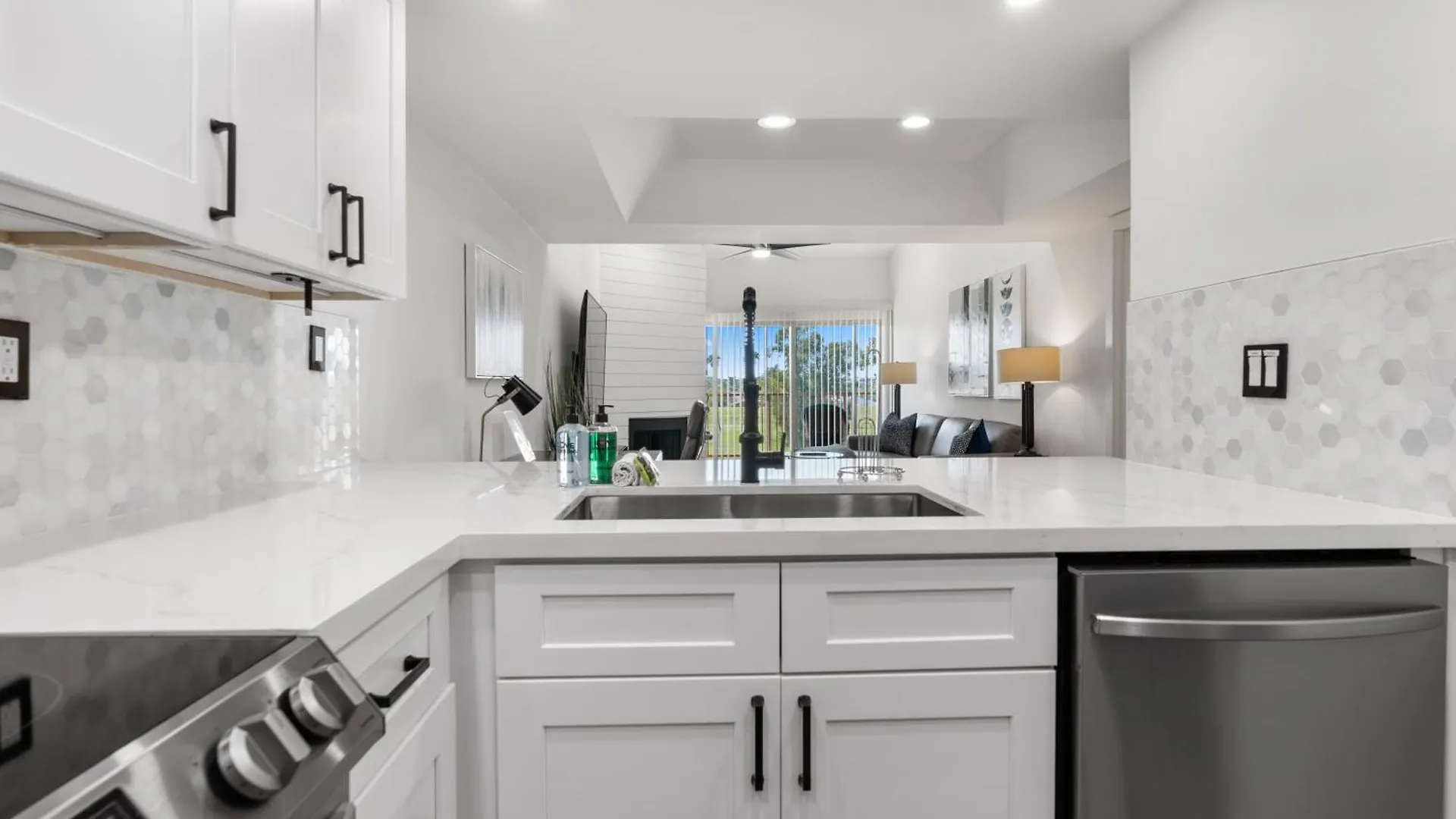 Luxuriant And Spacious 2Br Condo With Heated Pool スコッツデール 別荘
